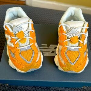 Toddler New Balance 9060 size 6c